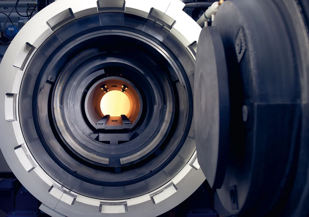 View into a high pressure vacuum sintering furnace